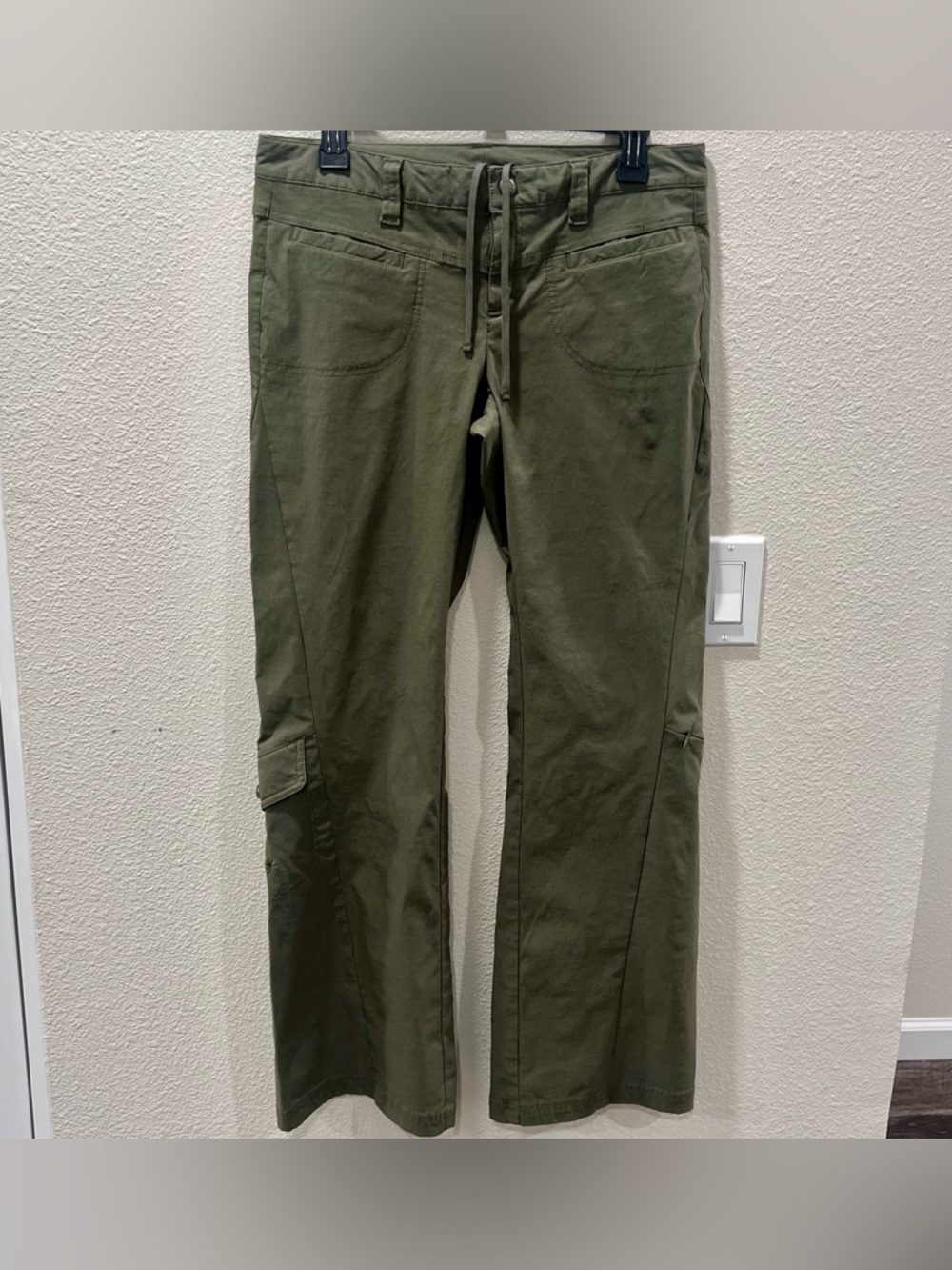 Athleta Olive Green Hiking Utility Cargo Pants Women’s Size 8